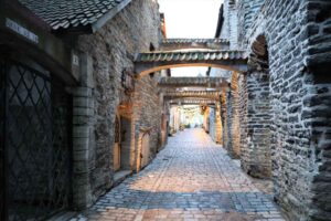 15-euro-tallinn-old-town-006